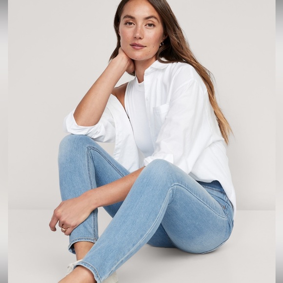 Old Navy Mid-Rise Rockstar Super Skinny Jeans / Jeggings | Tall - Picture 3 of 15